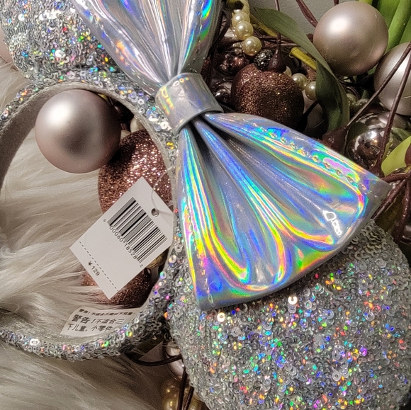 SILVER SEQUIN MICKEY EARS HEADBAND WITH SILVER SATIN BOWNew - Picture 3 of 6